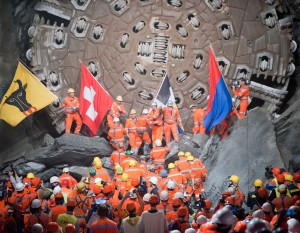 Najdłuższy, najgłębszy, najnowocześniejszy. Tunel św. Gotarda pod Alpami
