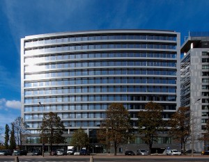 AON w Equator II na kolejne lata