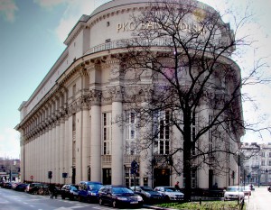 [Kraków] J.W. Construction na razie nie sprzeda dawnego gmachu PKO BP