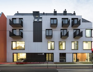 Światłocień na elewacji