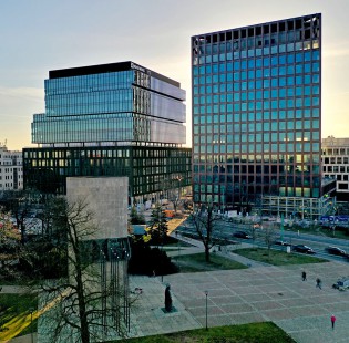 [Poznań] Kompleks Nowy Rynek zyskał kolejny biuowiec