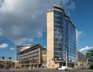 [Wrocław] Develia negocjuje sprzedaż kompleksu handlowo-biurowo-usługowego
