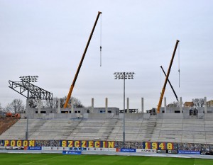 [Szczecin] Pierwsze elementy zadaszenia stadionu już są montowane