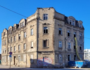[Poznań] Ponad stuletnia kamienica przeznaczona do gruntownego remontu