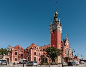 [Gdańsk] Zmodernizowany budynek dworca głównego PKP znowu w pełni obsługuje podróżnych